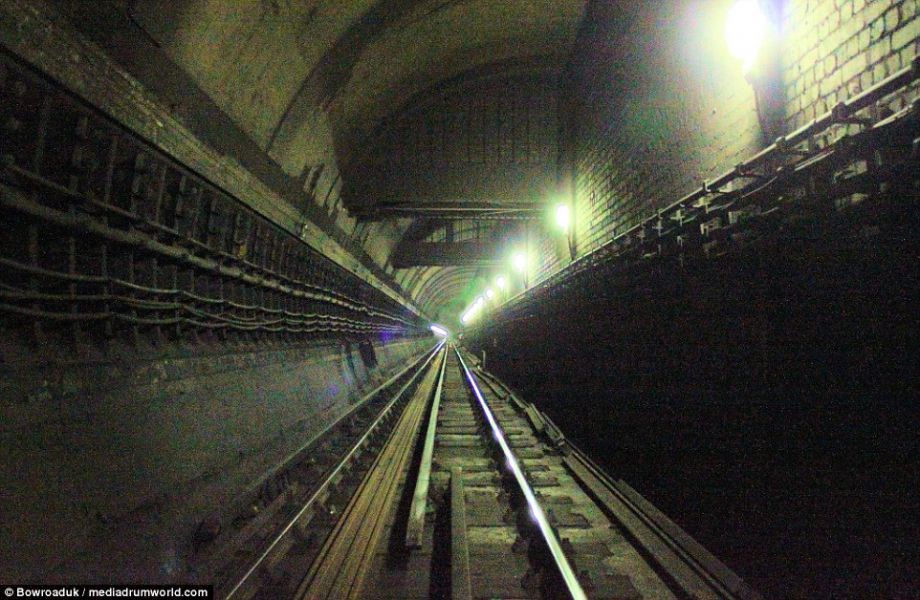 探访伦敦幽灵地铁站：被遗忘的地下世界