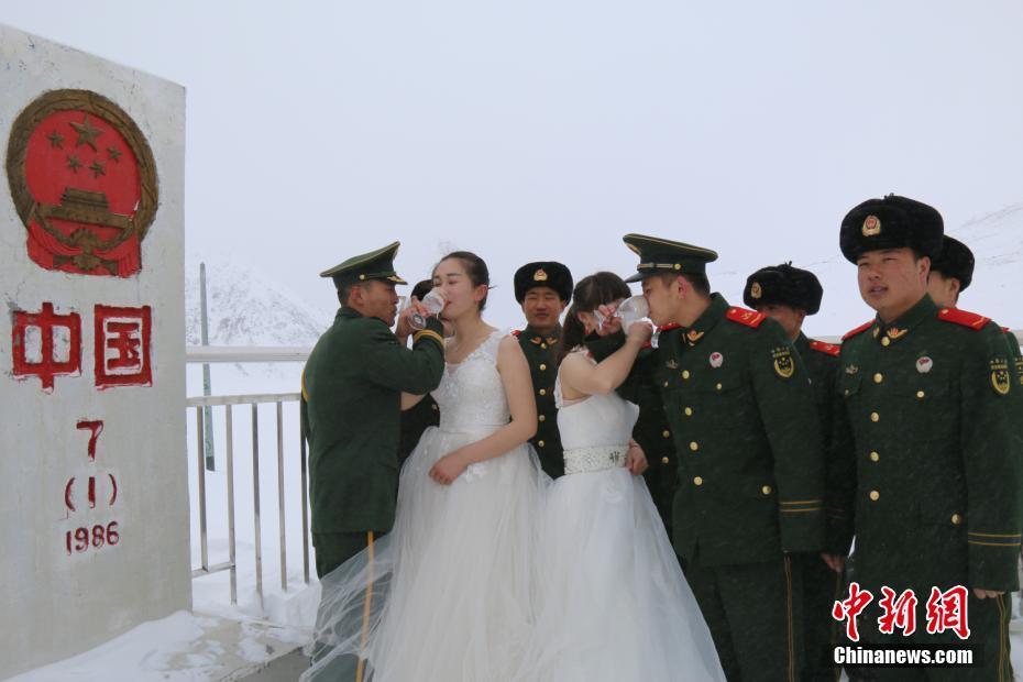 边防官兵在海拔5100米国界上办婚礼