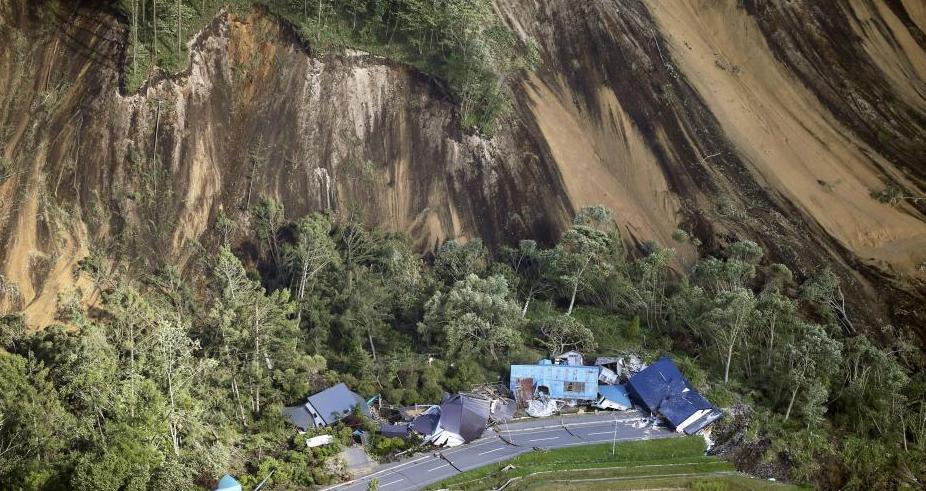 日本北海道地震引发山体滑坡 36人下落不明