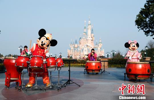 上海迪士尼开启“奇妙中国年”主题吸引游客