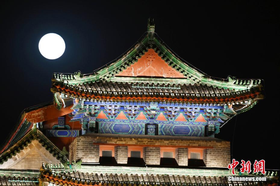 “超级月亮”北京登场