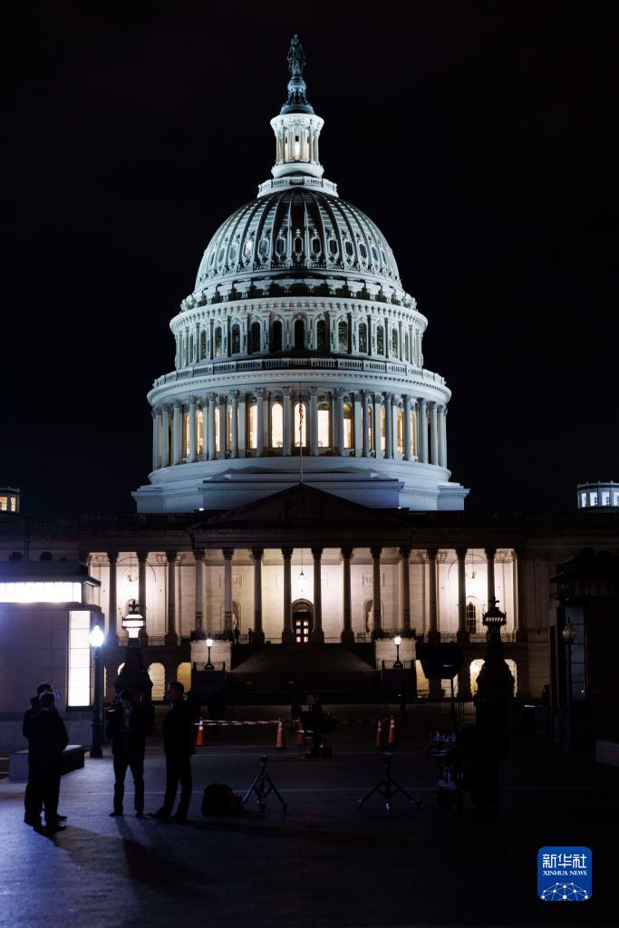 美国会众议院通过短期政府拨款法案